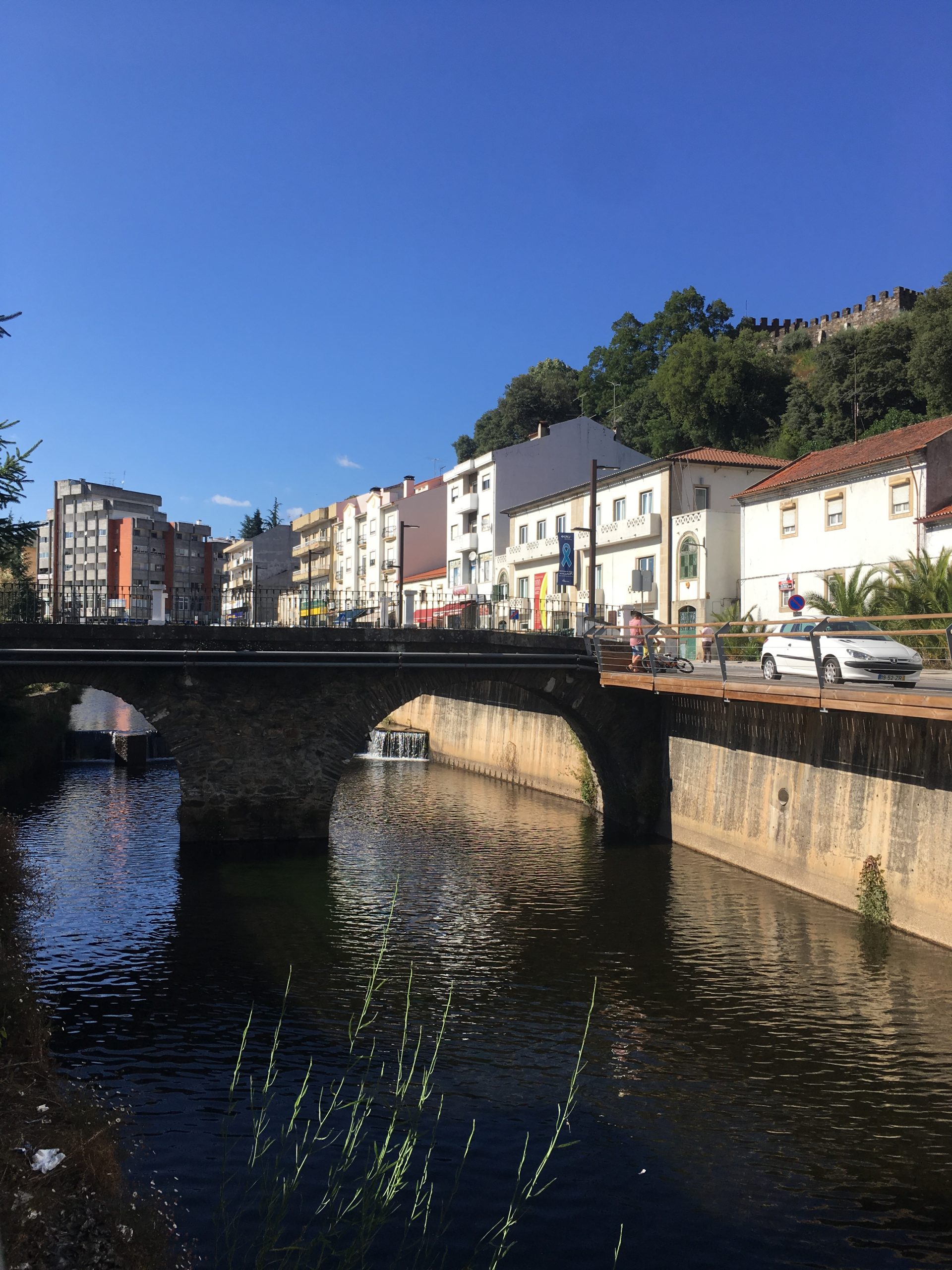 Serta brug over rivier
